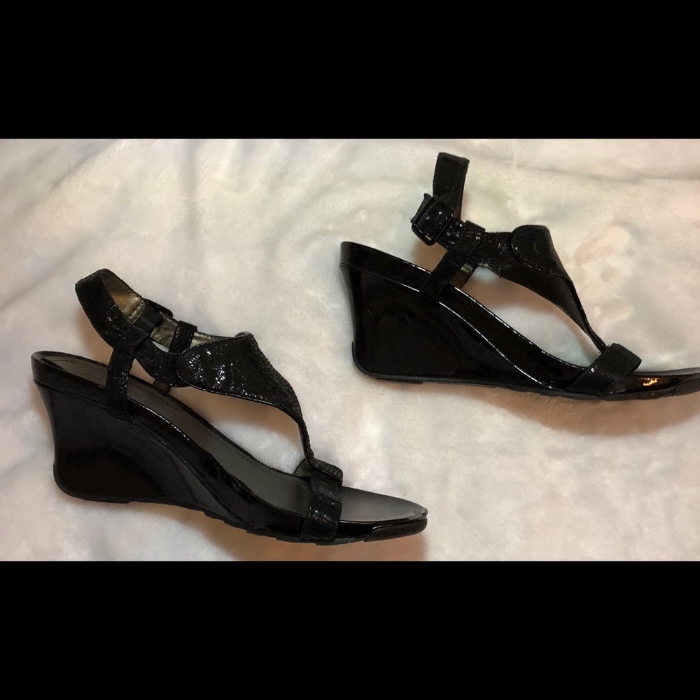 Kenneth Cole Reaction Black Wedges